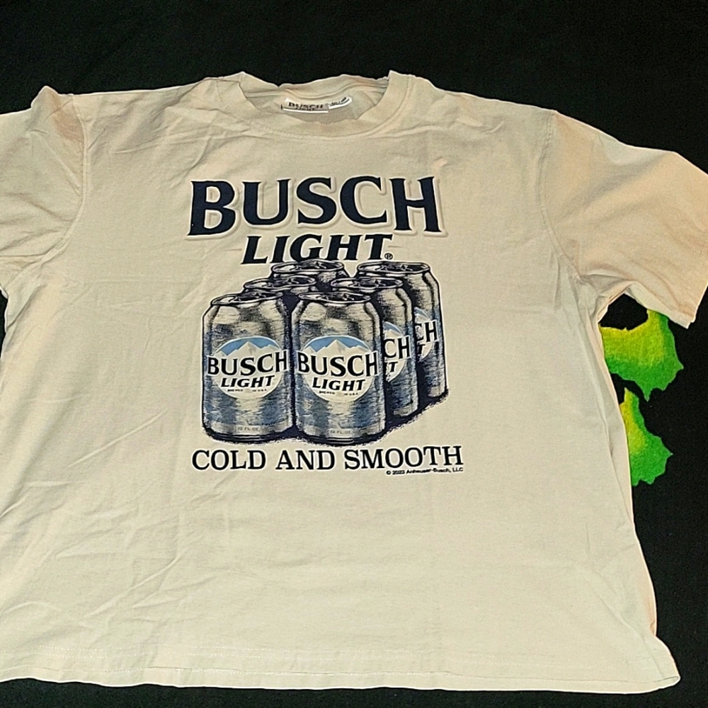 Busch Light shirt XXL runs small